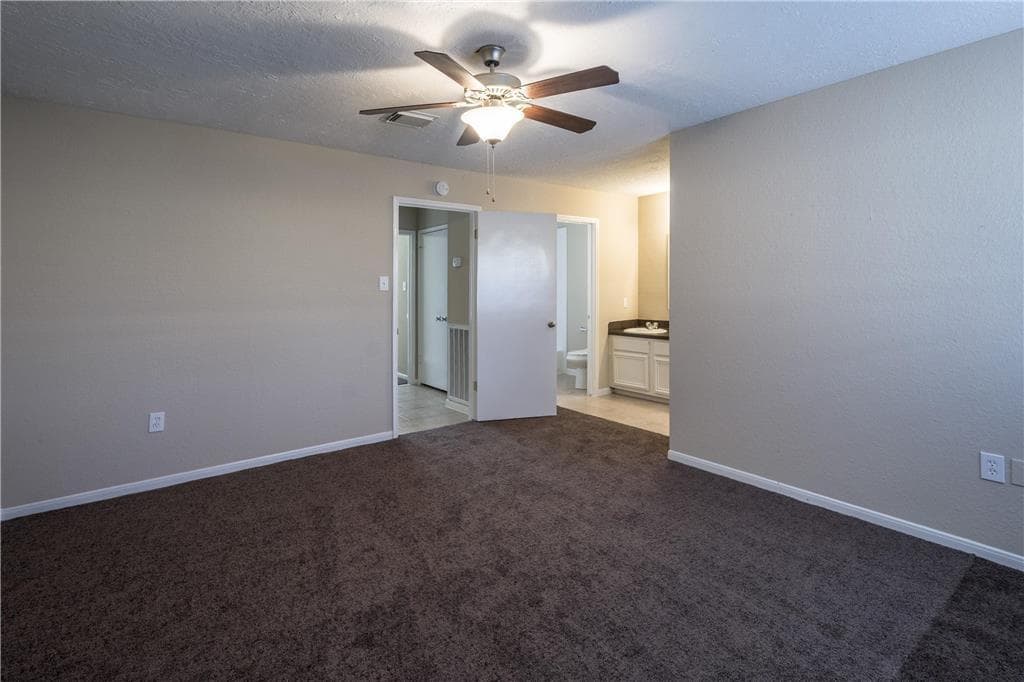 Katy House: 20010 Fort Dodge Dr