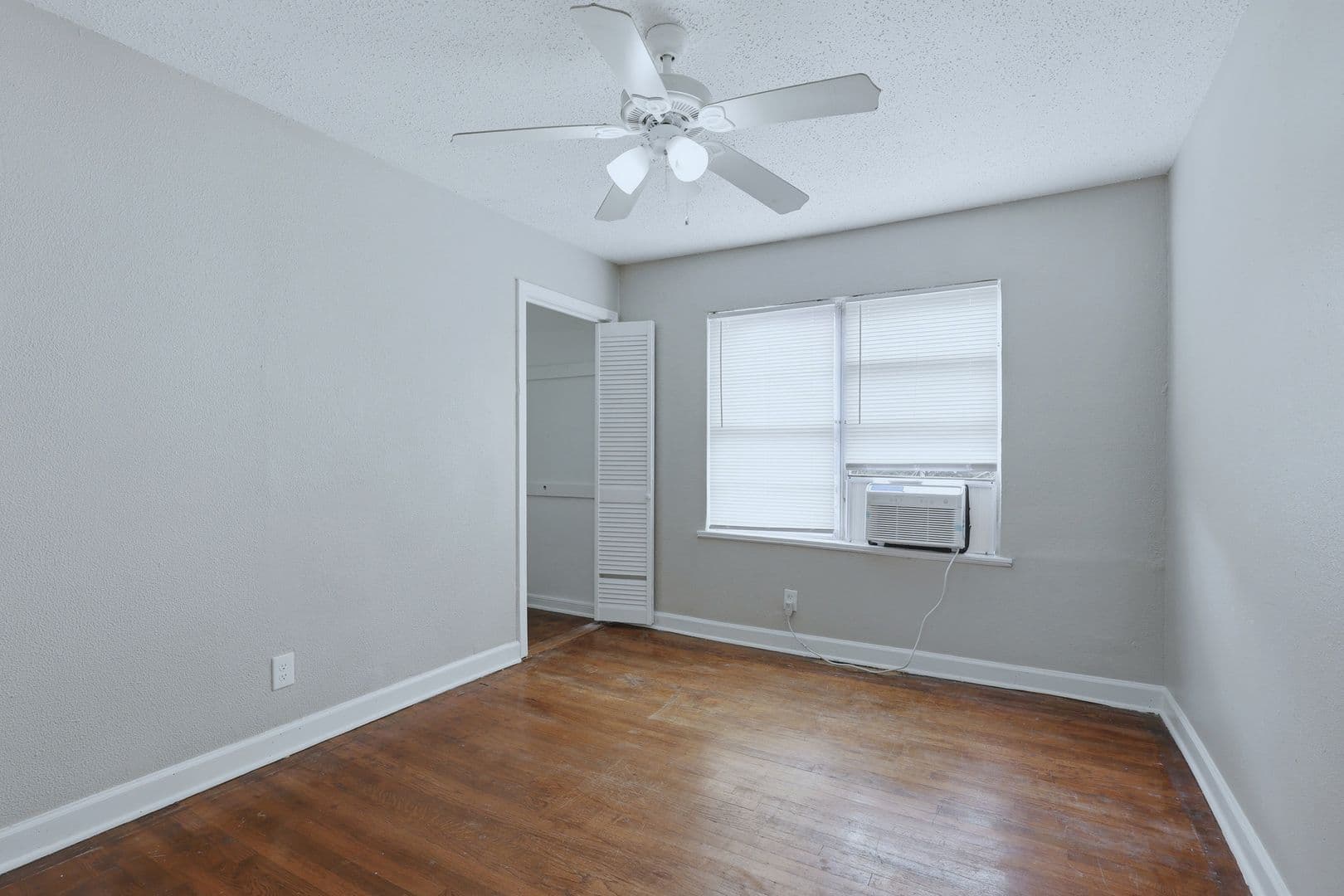 Texas City House: 1226 5th Avenue N