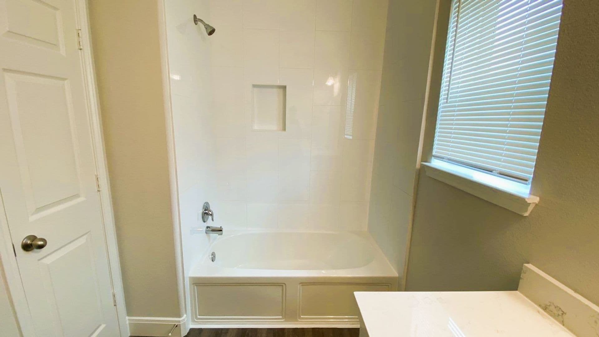 Houston Apartment: 8237 Locksley Rd.
