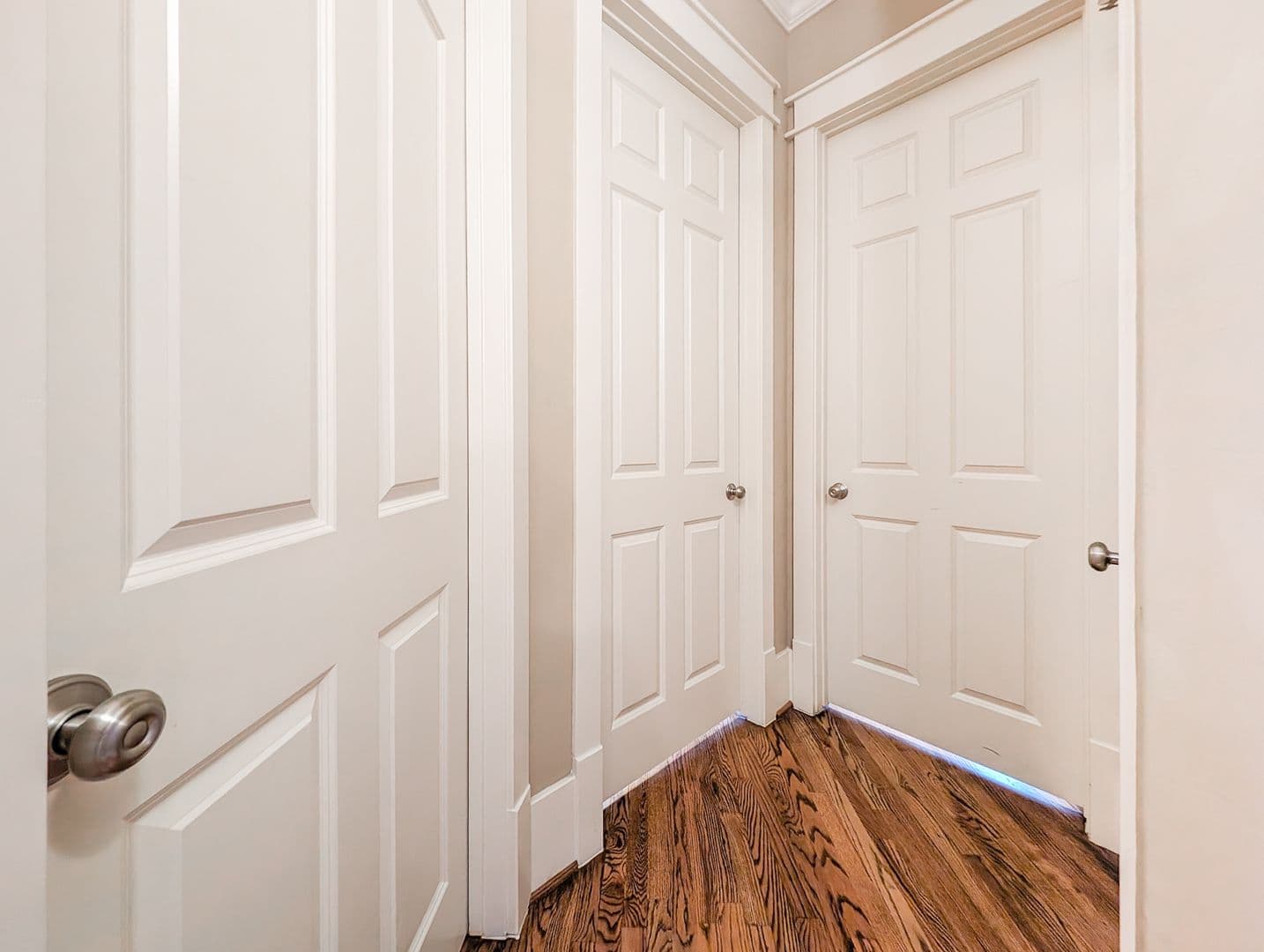 Houston House: 1126 W 17th St Unit B