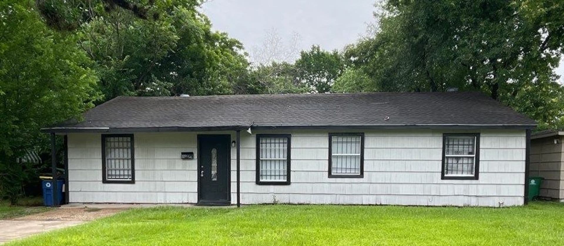 Houston House: 8303 Saint Lo