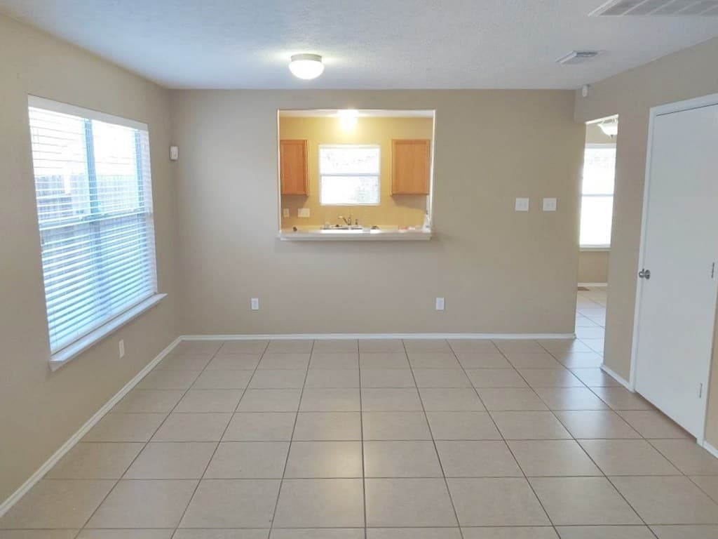Humble House: 9015 Serena Ln