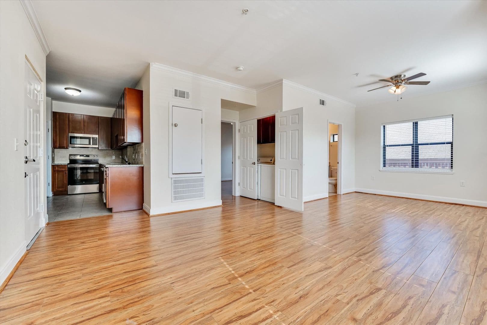 Houston Apartment: 10102 Neuens Rd