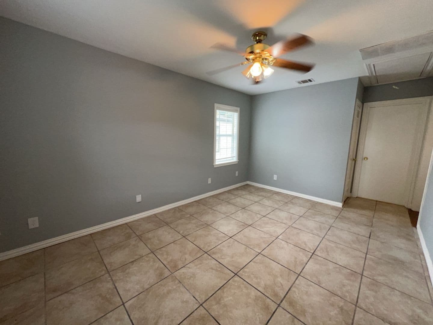 Pasadena Apartment: 405 Johnson St