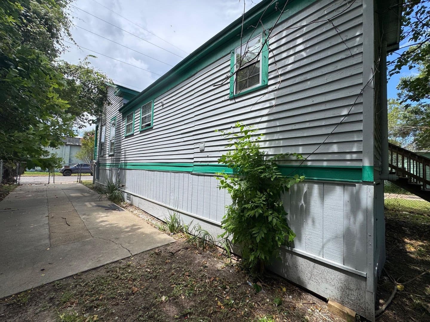 Galveston House: 3621 Winnie St