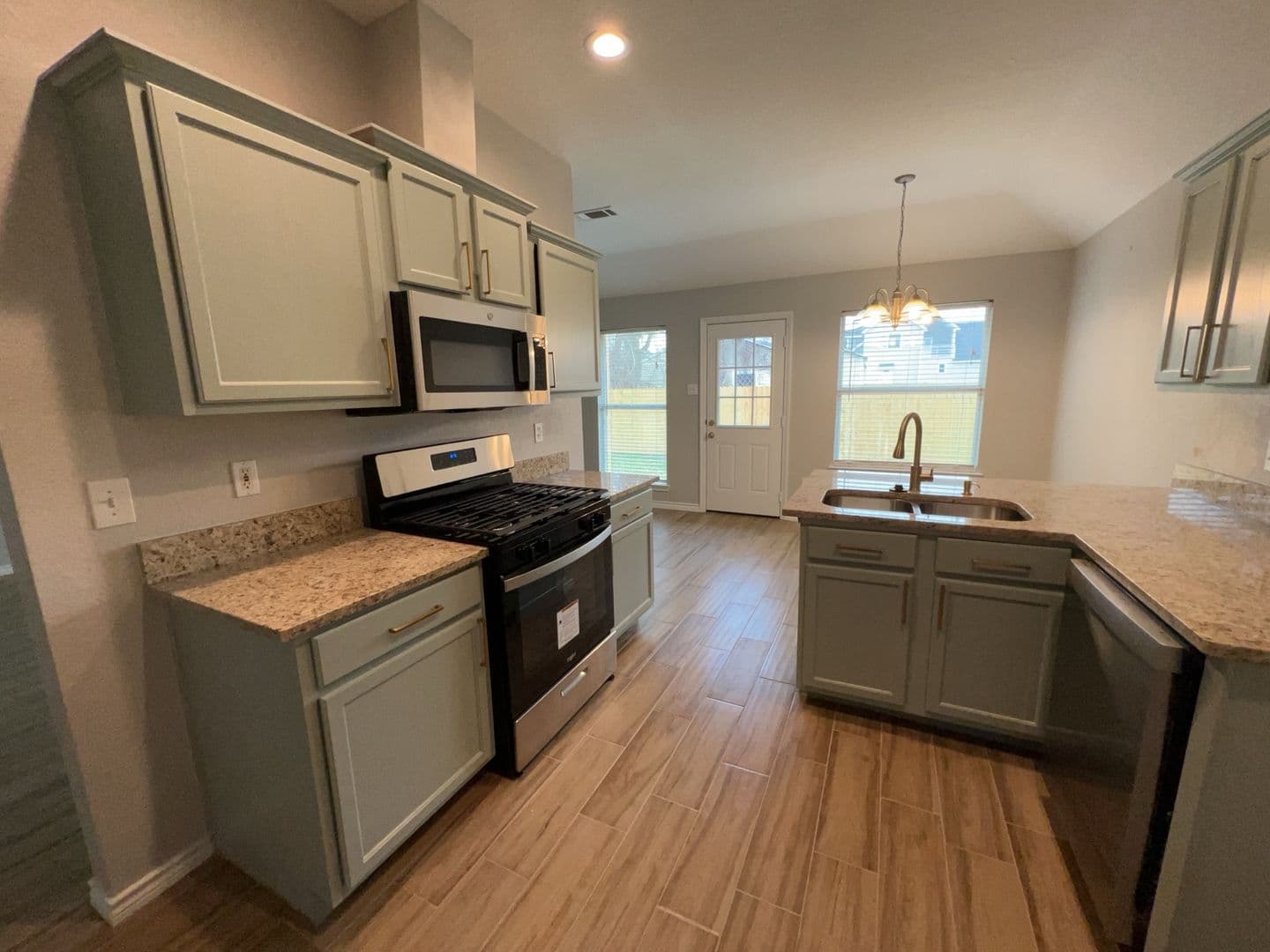 Houston House: 3634 Du Bois St