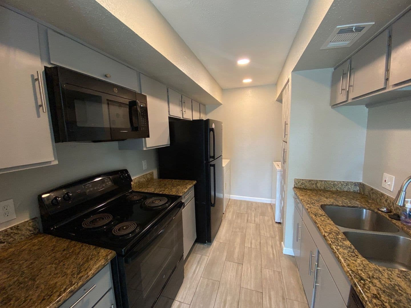 Houston House: 6633 W Airport Blvd #1308