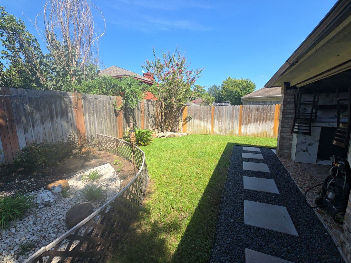 Houston House: 17518 Masonridge Dr