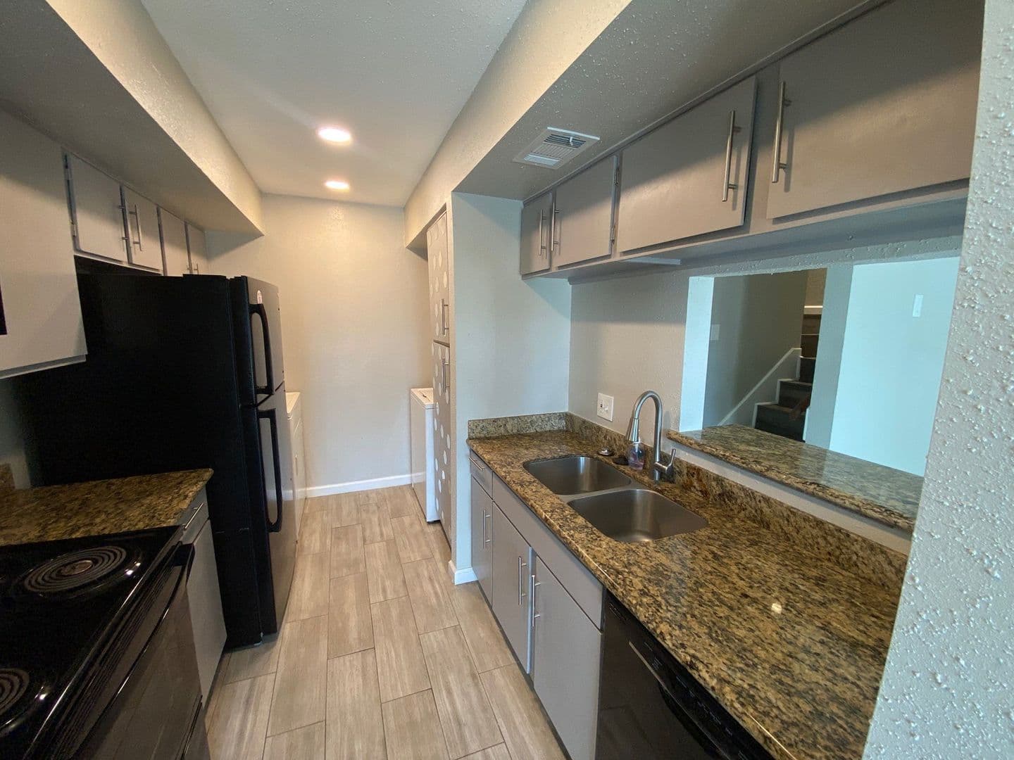 Houston House: 6633 W Airport Blvd #1308