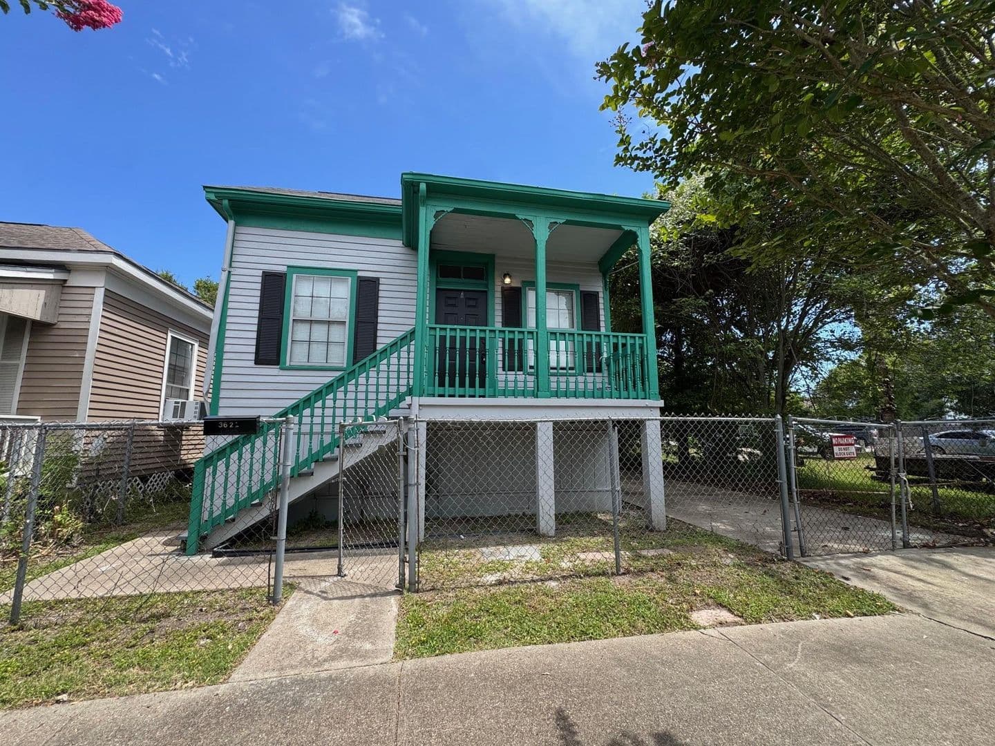 Galveston House: 3621 Winnie St