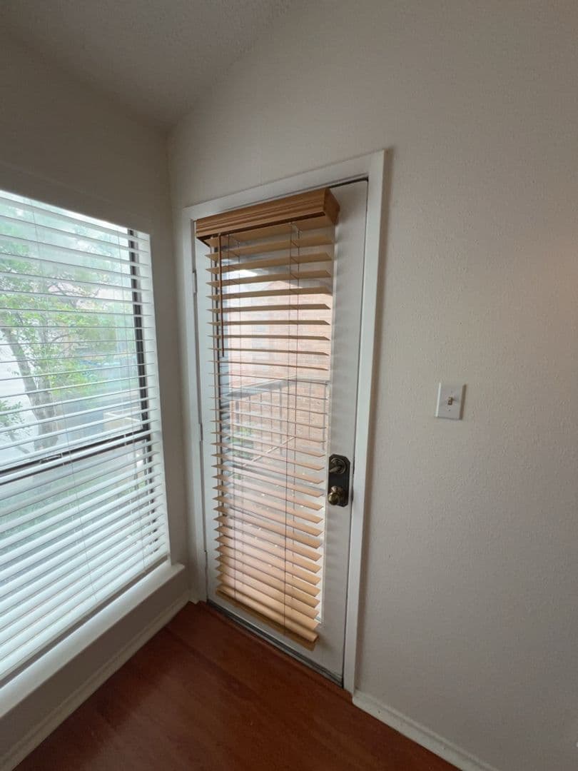 Houston House: 10053 Westpark Dr Apt 332