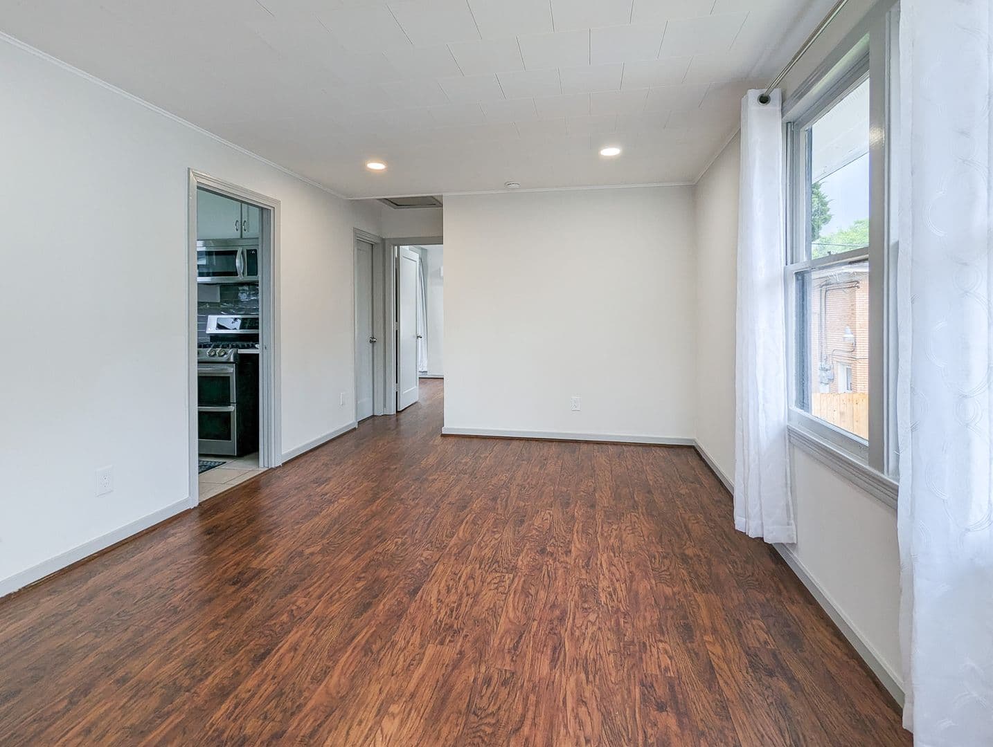 Houston Apartment: 2306 Addison Rd