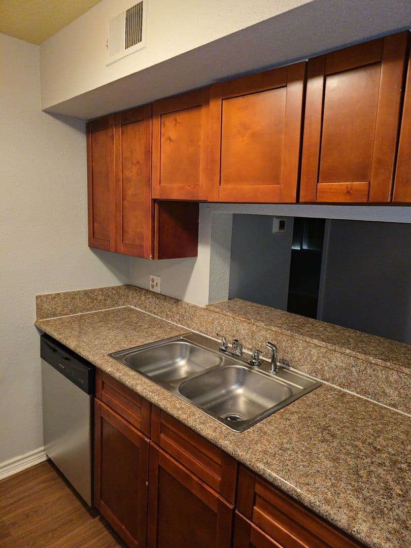 Houston Apartment: 12634 Ashford Meadow Dr #1