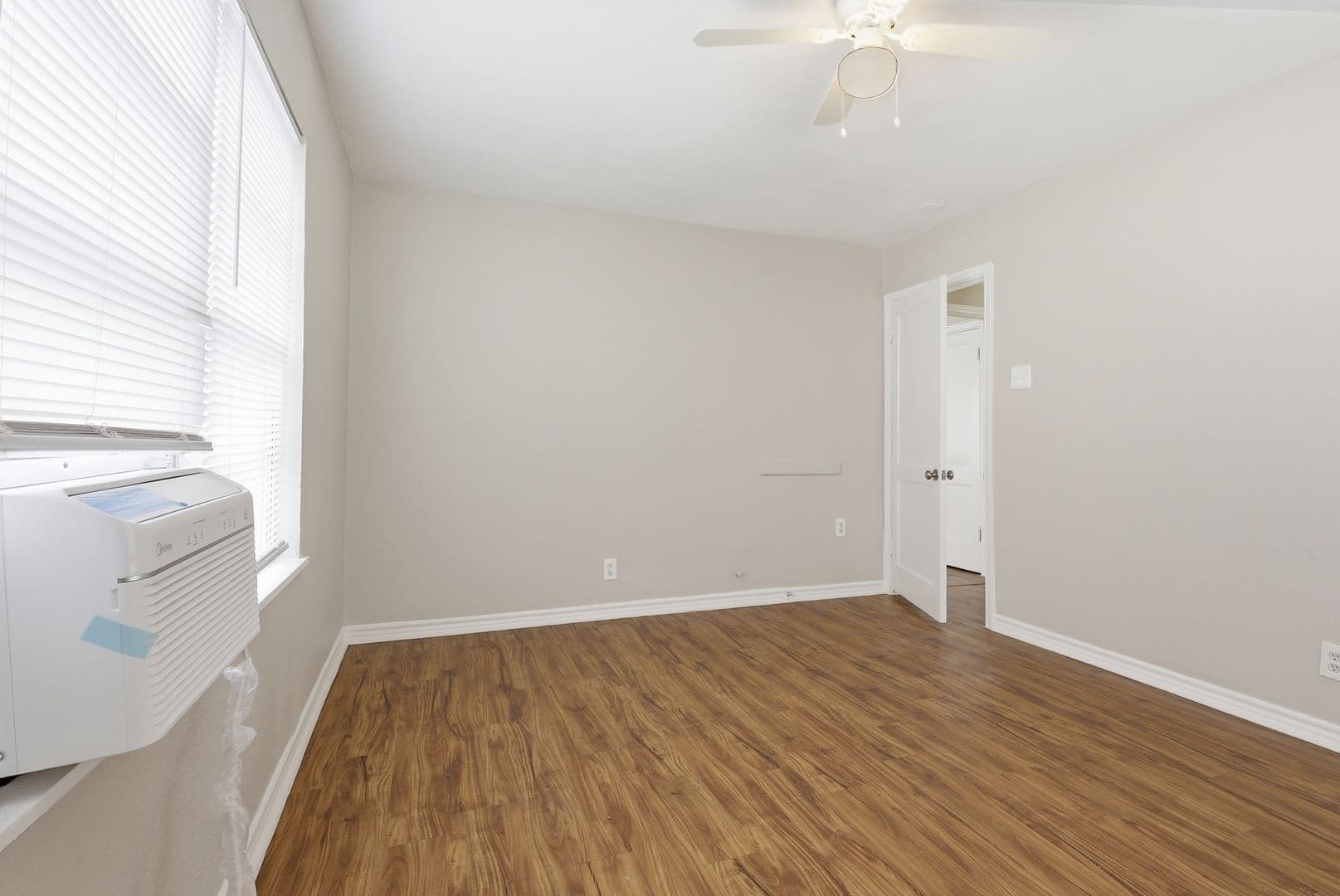 Texas City House: 1114 1st Avenue N