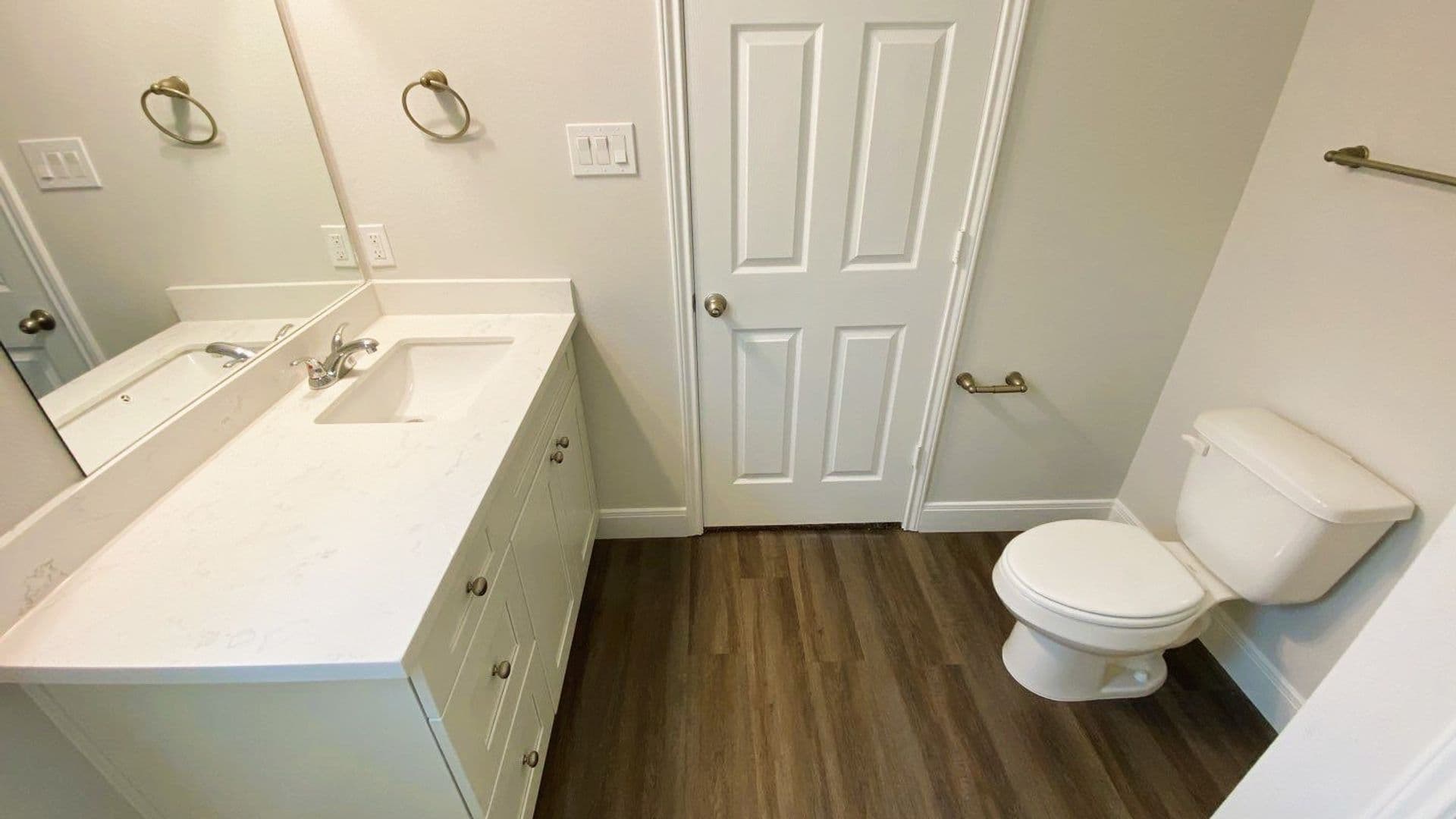 Houston Apartment: 8237 Locksley Rd.