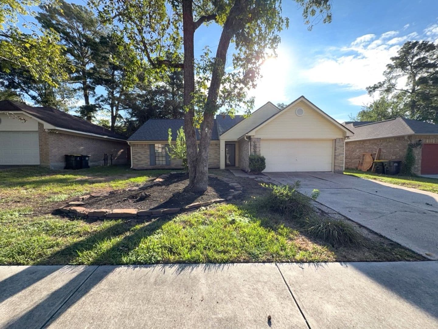 Conroe House: 218 Bedford Ln