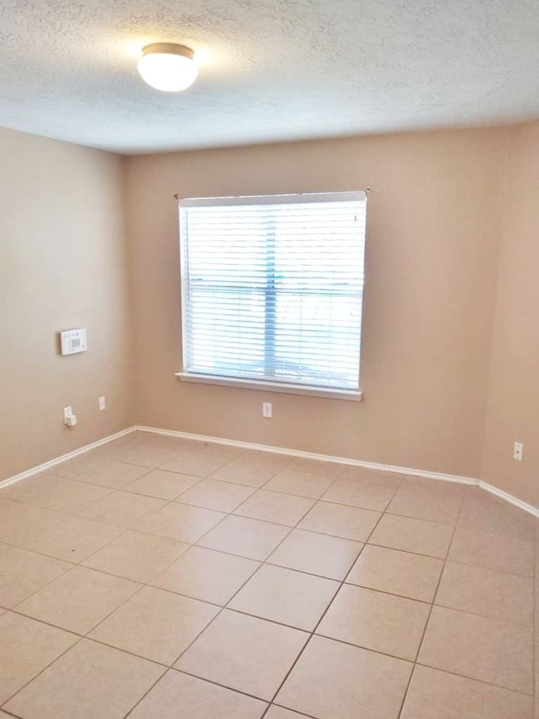 Humble House: 9015 Serena Ln