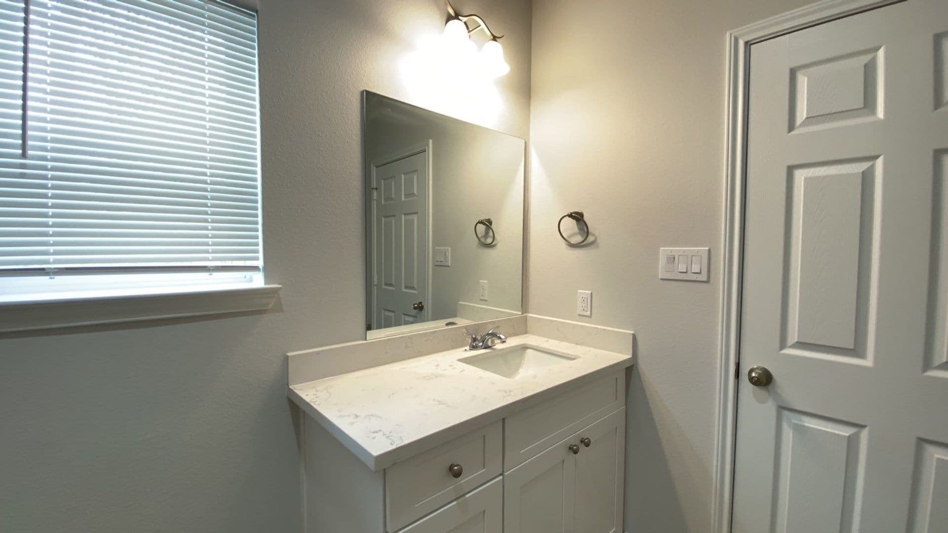 Houston Apartment: 5225 E Houston Rd.