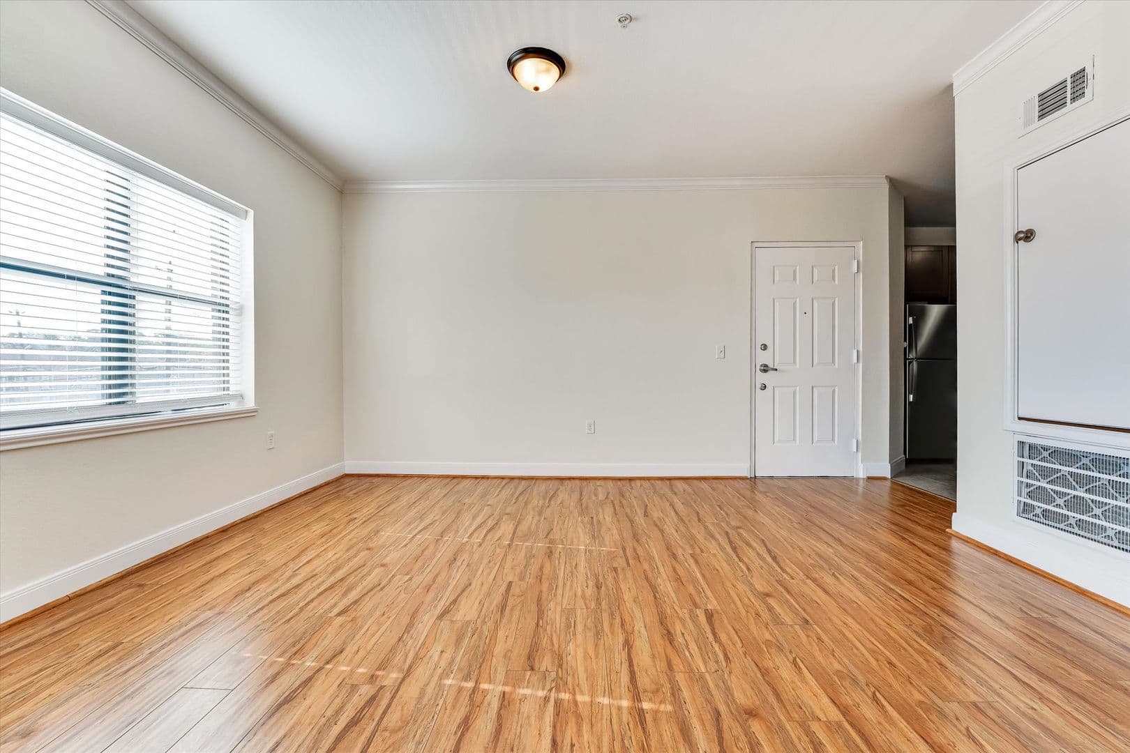 Houston Apartment: 10102 Neuens Rd