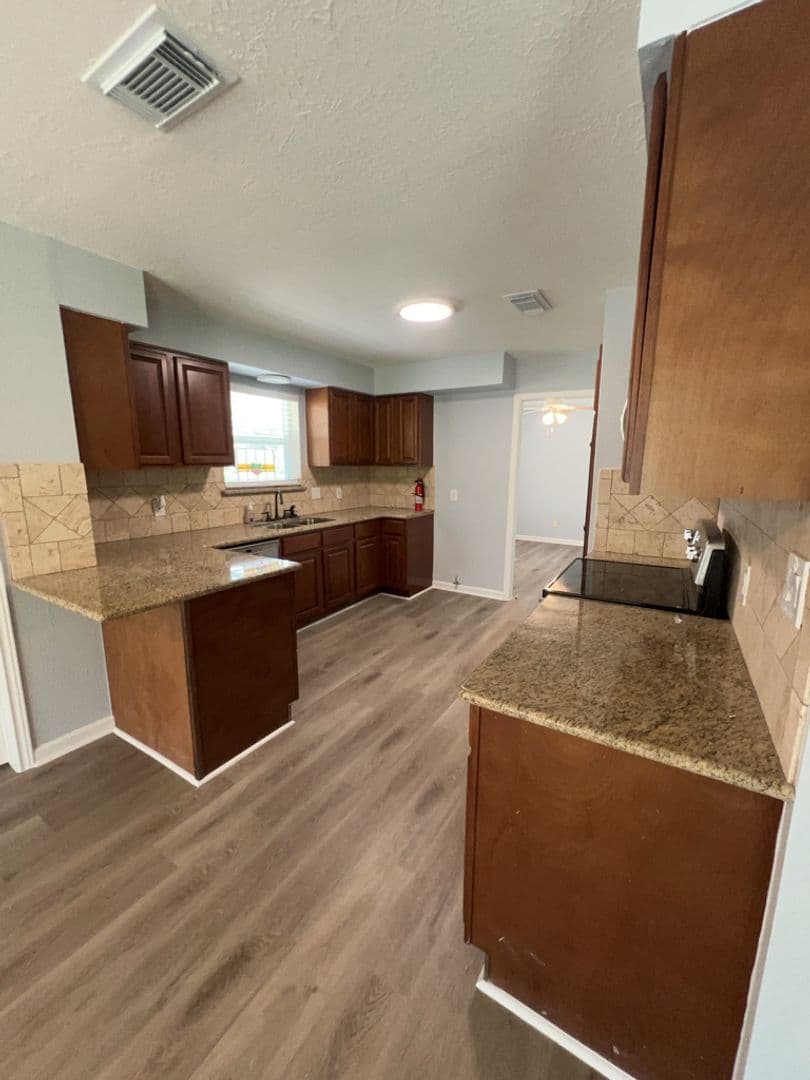 Conroe House: 27226 Pyeatt Ln
