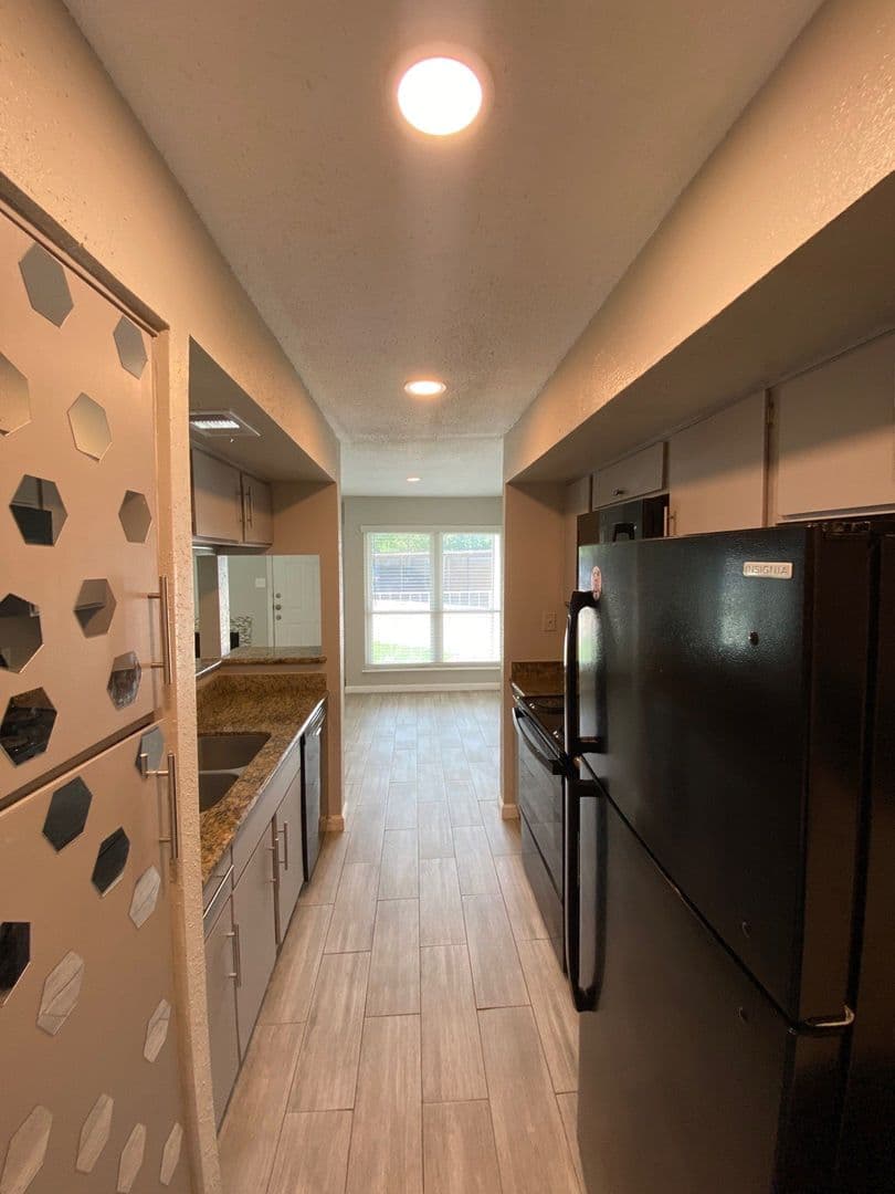 Houston House: 6633 W Airport Blvd #1308