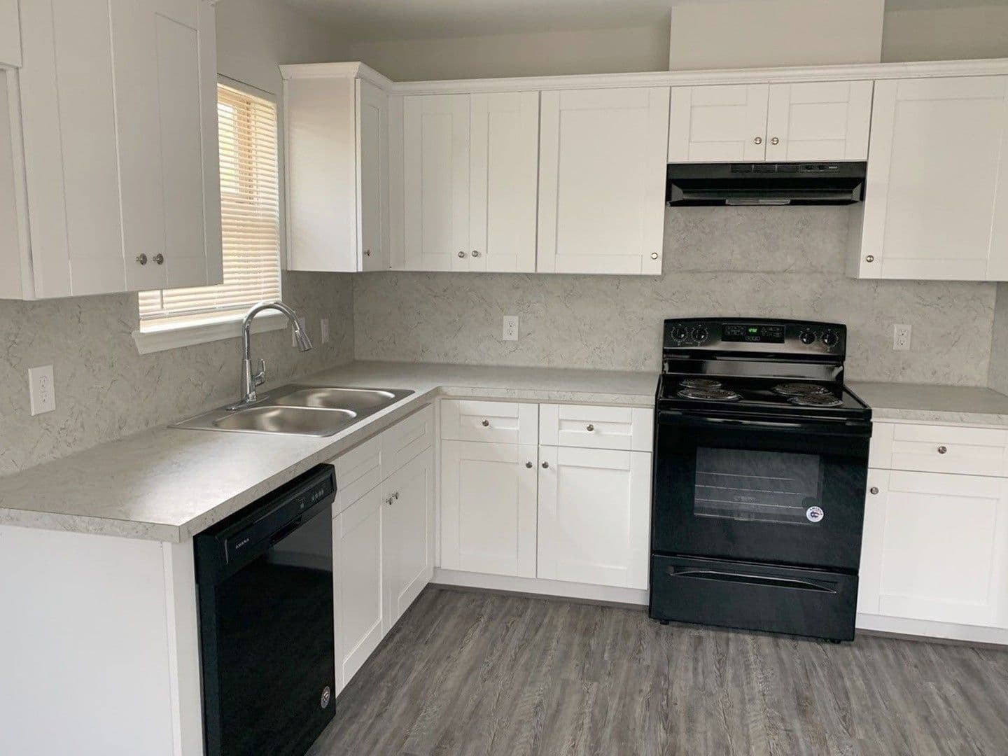 Houston House: 7801 Angus St.