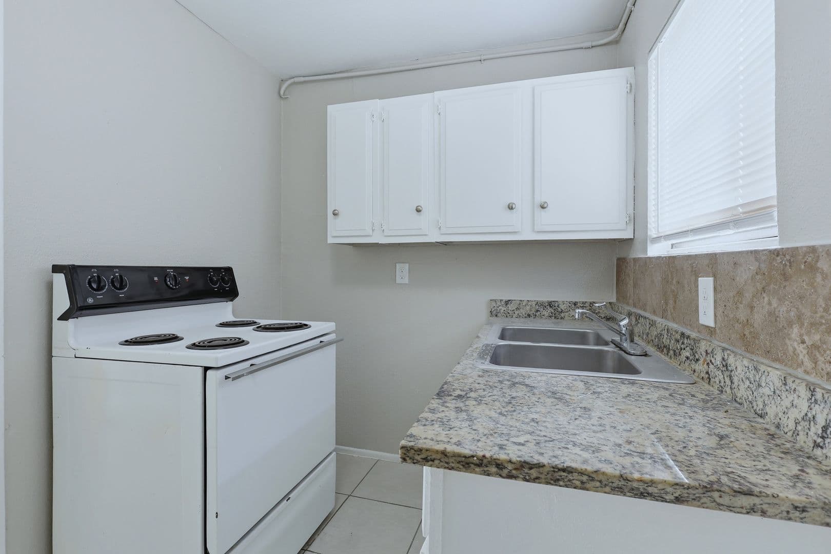 Texas City House: 1226 5th Avenue N
