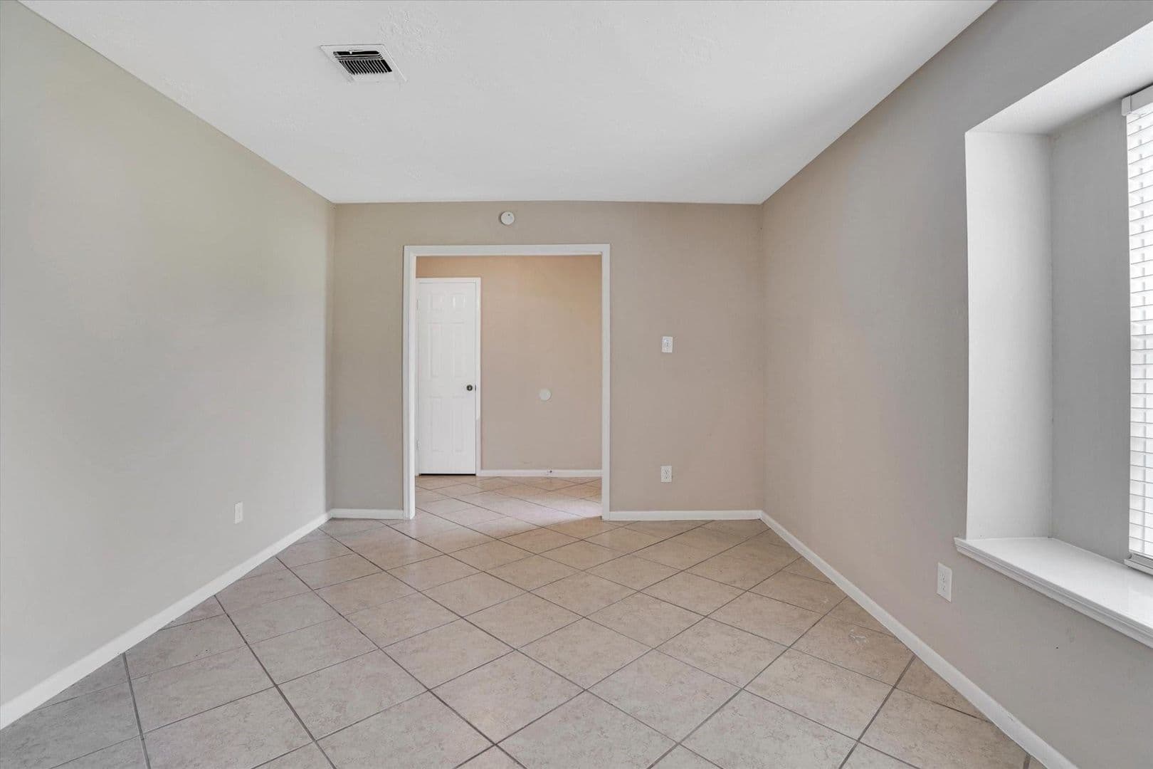 Houston House: 9414 Willow Meadow Dr