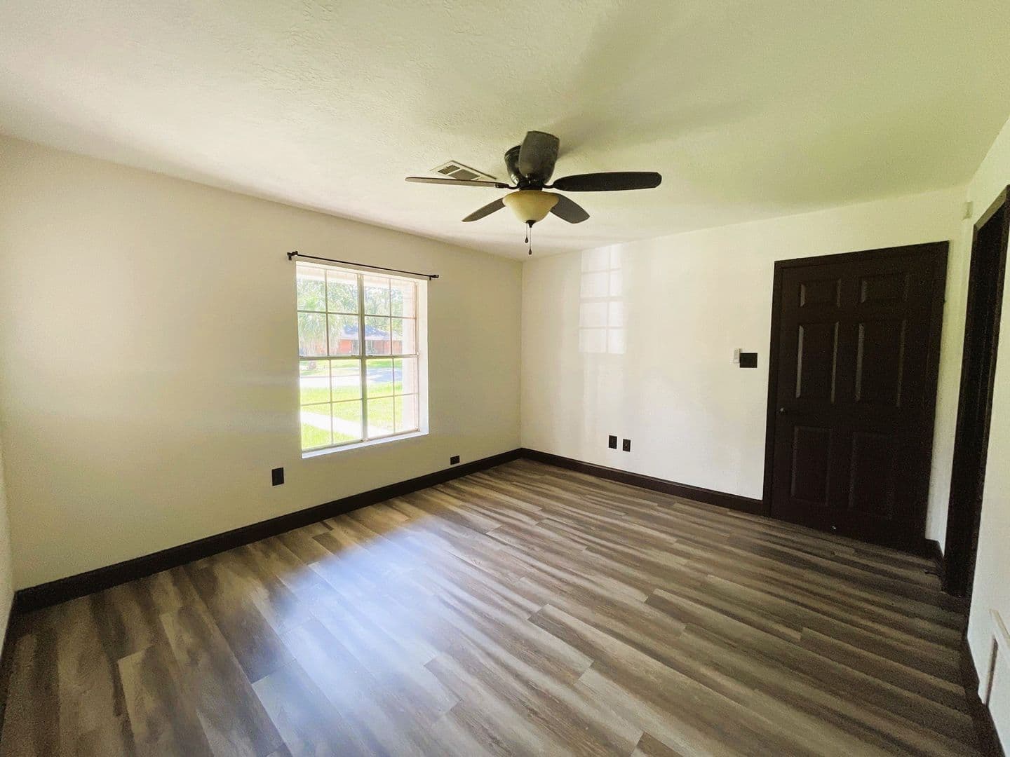 Dickinson House: 3112 Timber Ln