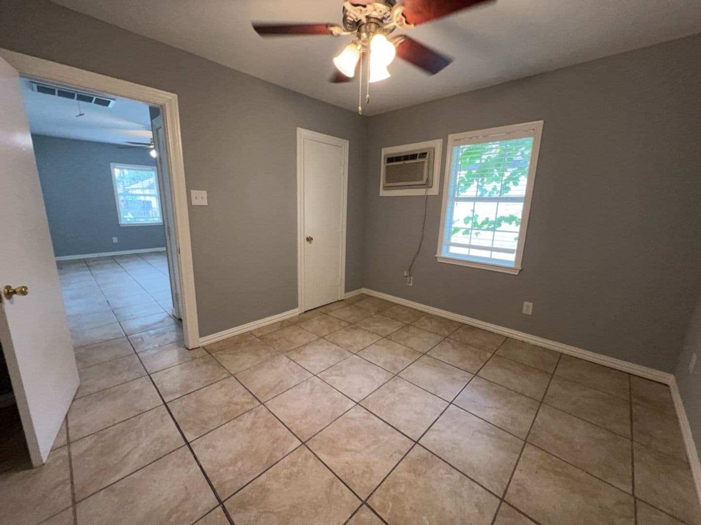Pasadena Apartment: 405 Johnson St