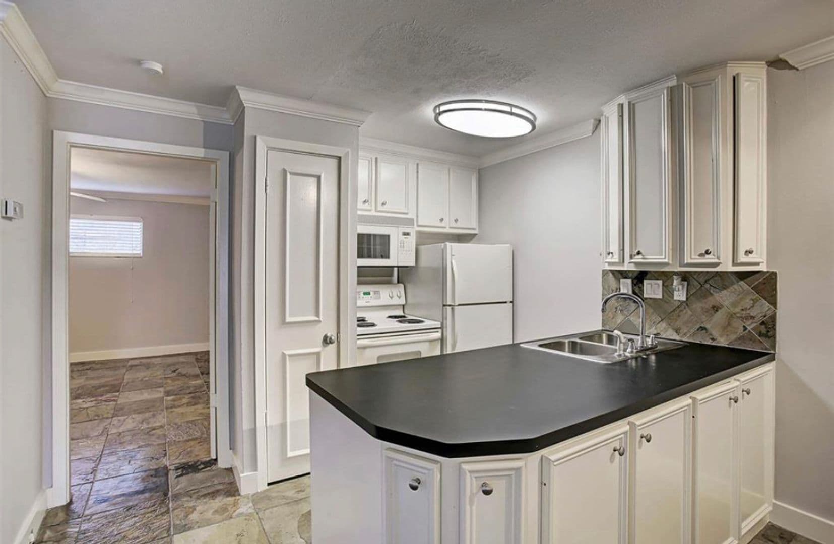 Houston Apartment: 2322 Richton St - Unit 11