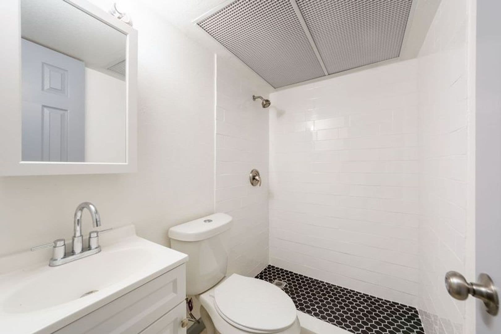 Houston Apartment: 1800 N Wayside Drive - Unit 21