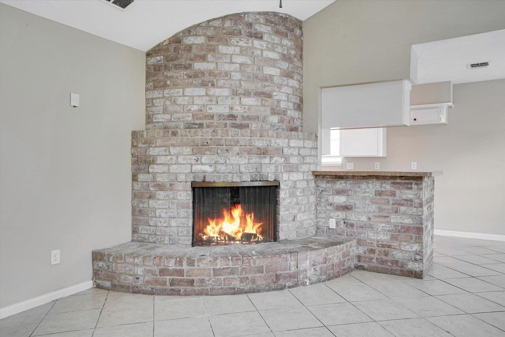 Houston House: 9414 Willow Meadow Dr