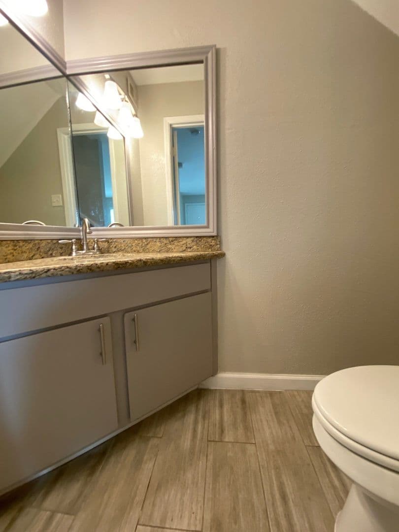 Houston House: 6633 W Airport Blvd #1308