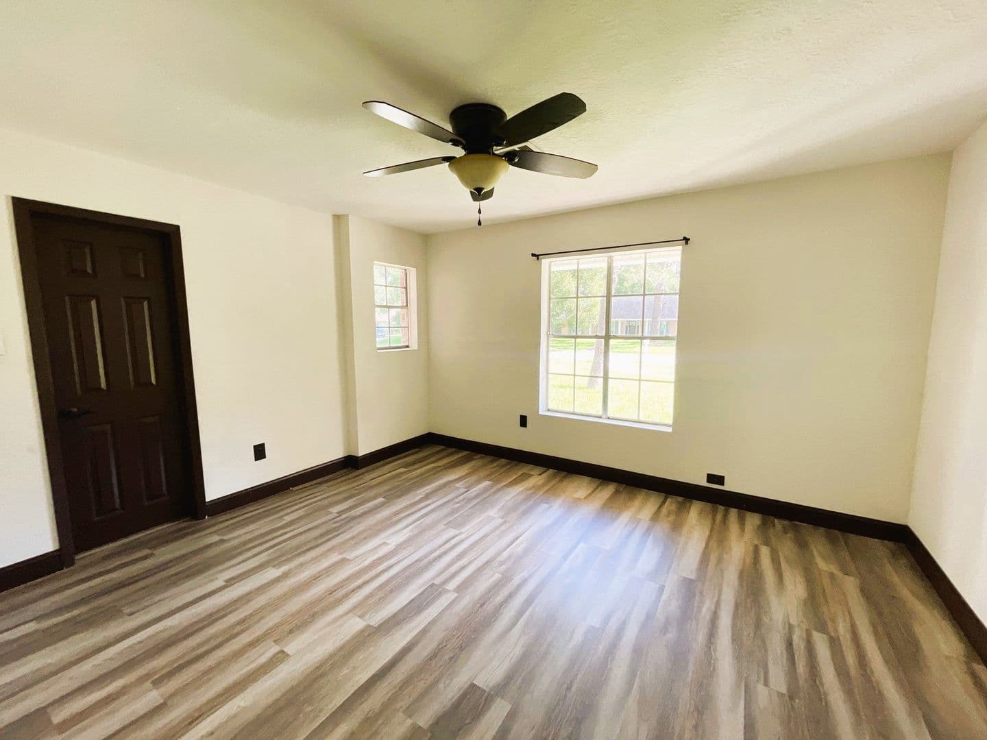 Dickinson House: 3112 Timber Ln