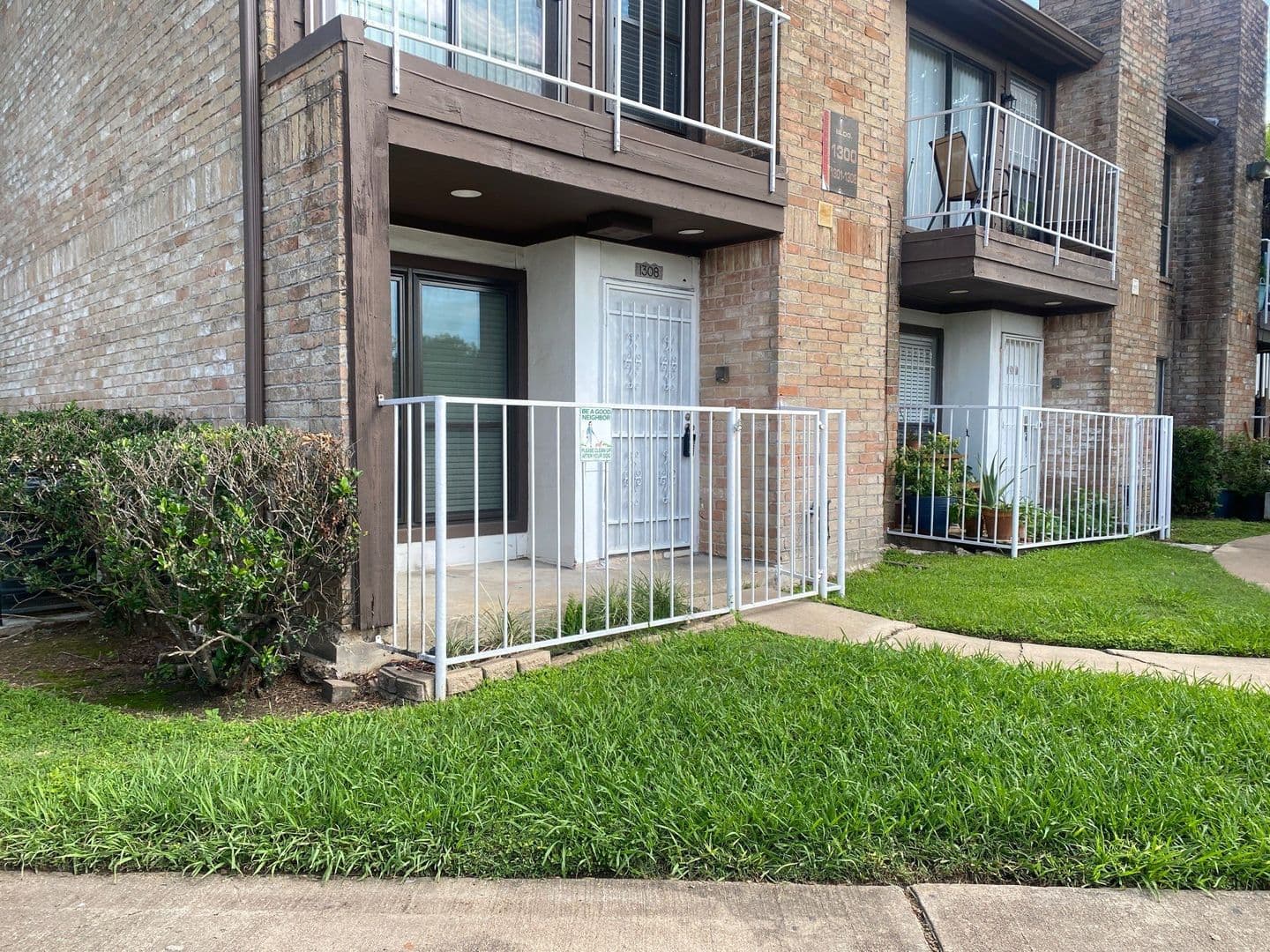Houston House: 6633 W Airport Blvd #1308