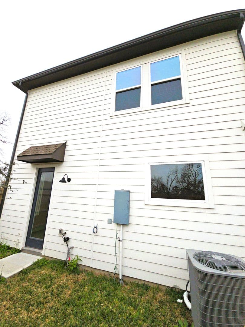 Houston House: 3206 Bostic St.