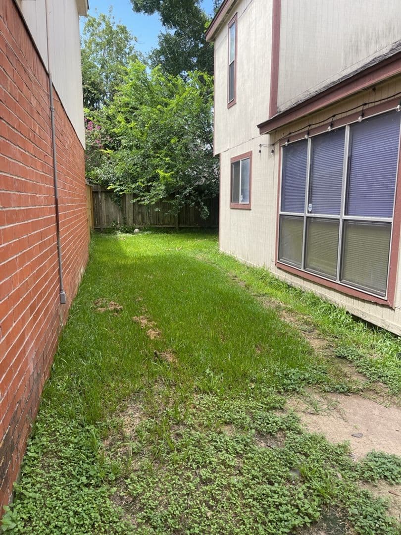 Houston House: 3902 Bennington Street