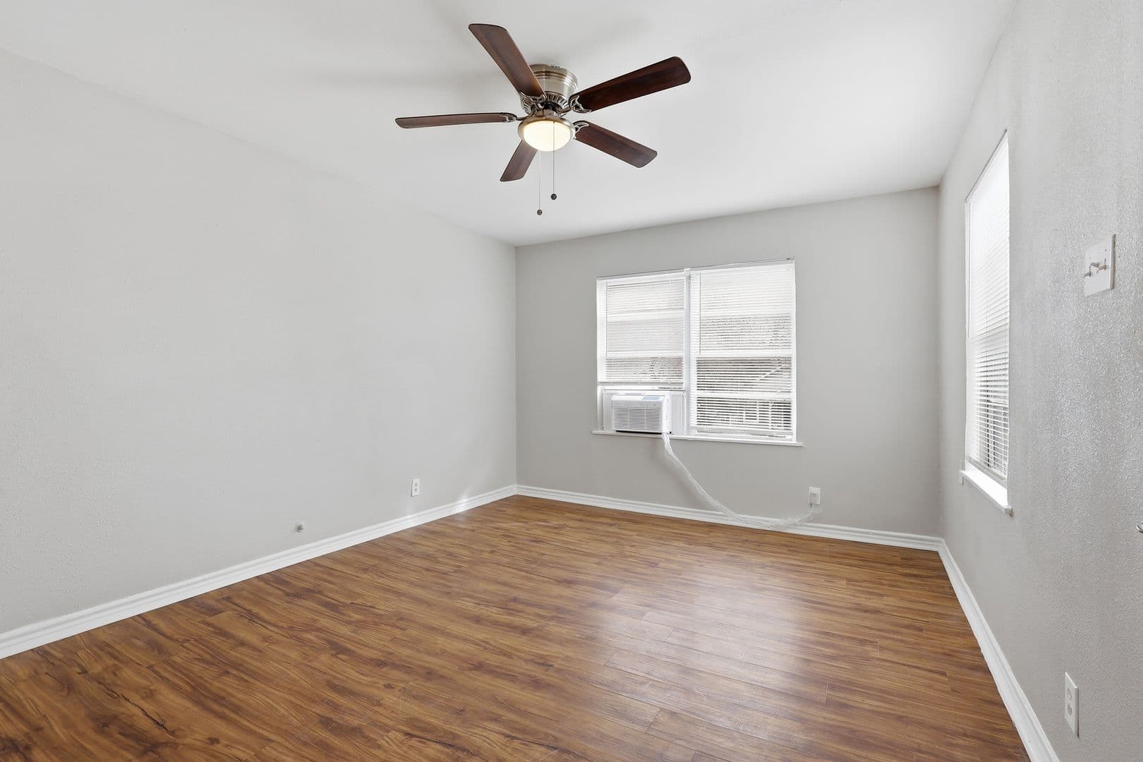 Texas City House: 1114 1st Avenue N