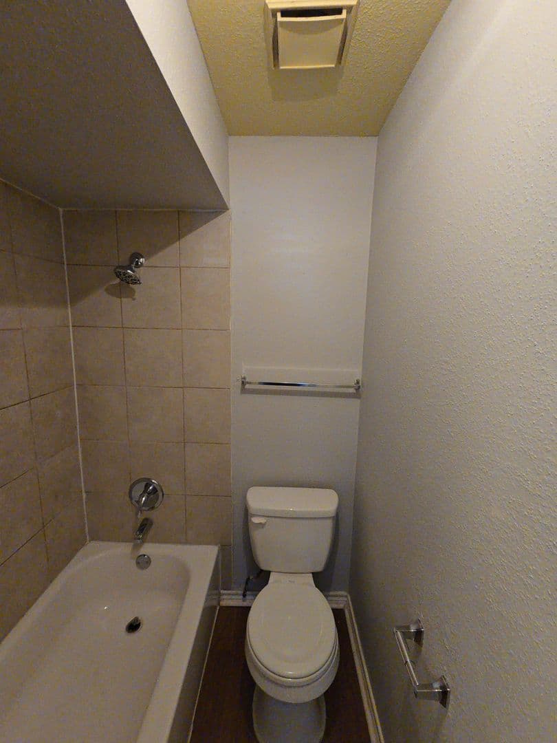 Houston Apartment: 12634 Ashford Meadow Dr #1