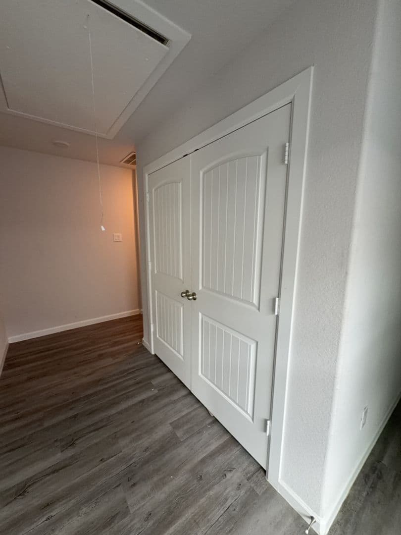 Willis Apartment: 501 Hines Ave