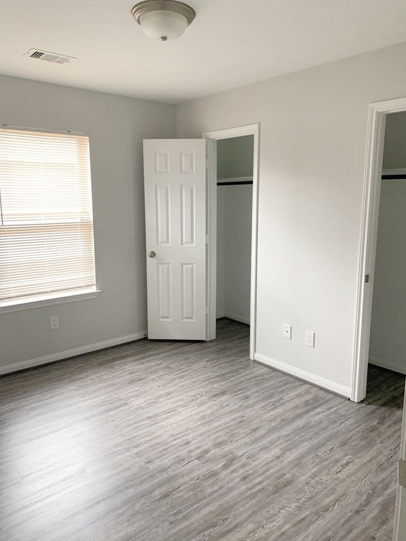 Houston House: 3902 Bennington Street