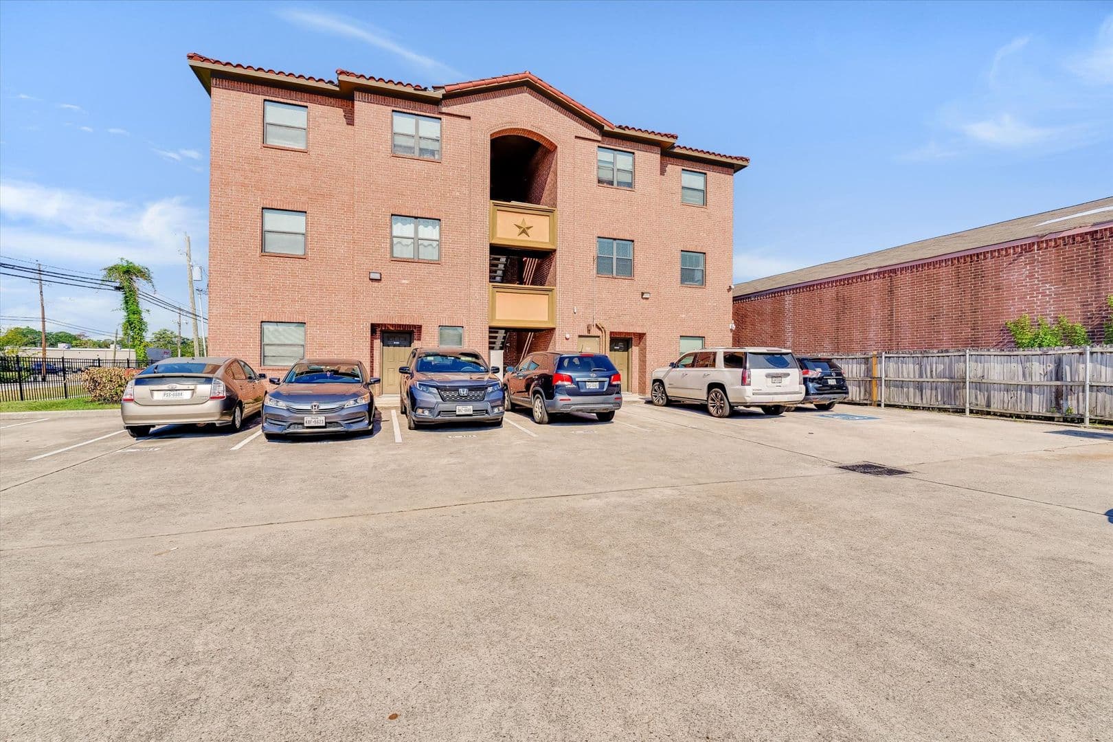 Houston Apartment: 10102 Neuens Rd