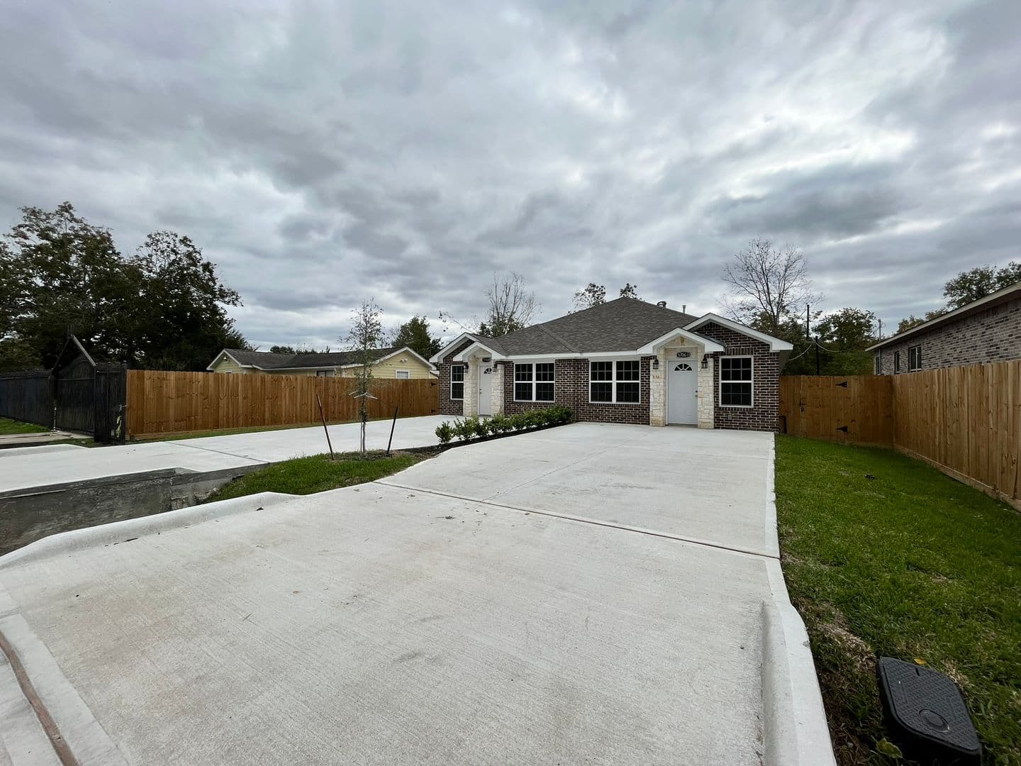 Houston House: 5706 Howell St Unit B