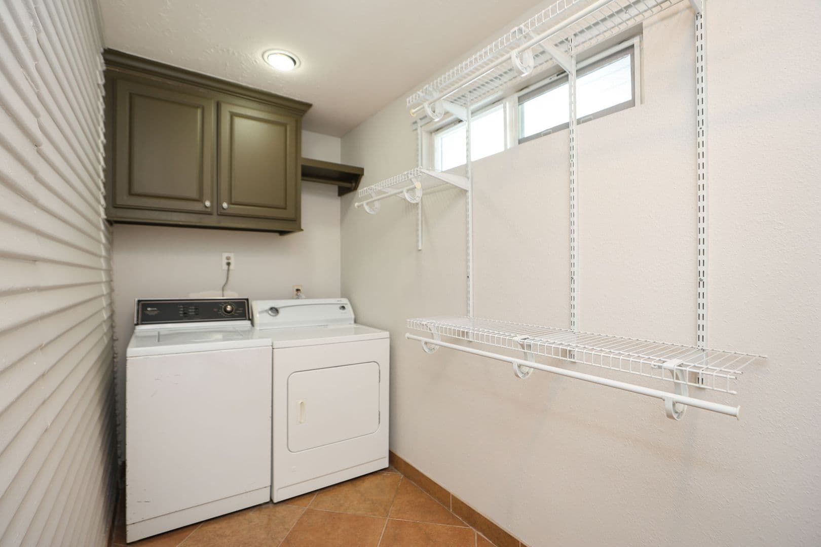 Houston House: 405 James St Unit 2
