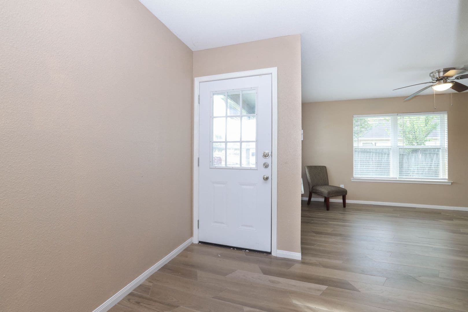 Houston House: 9815 Caballero Dr