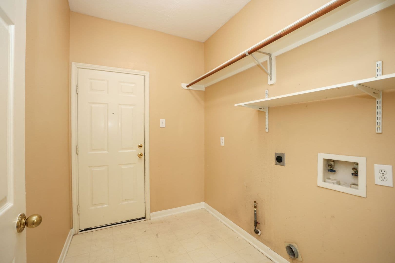 Houston House: 14707 Concord Grove