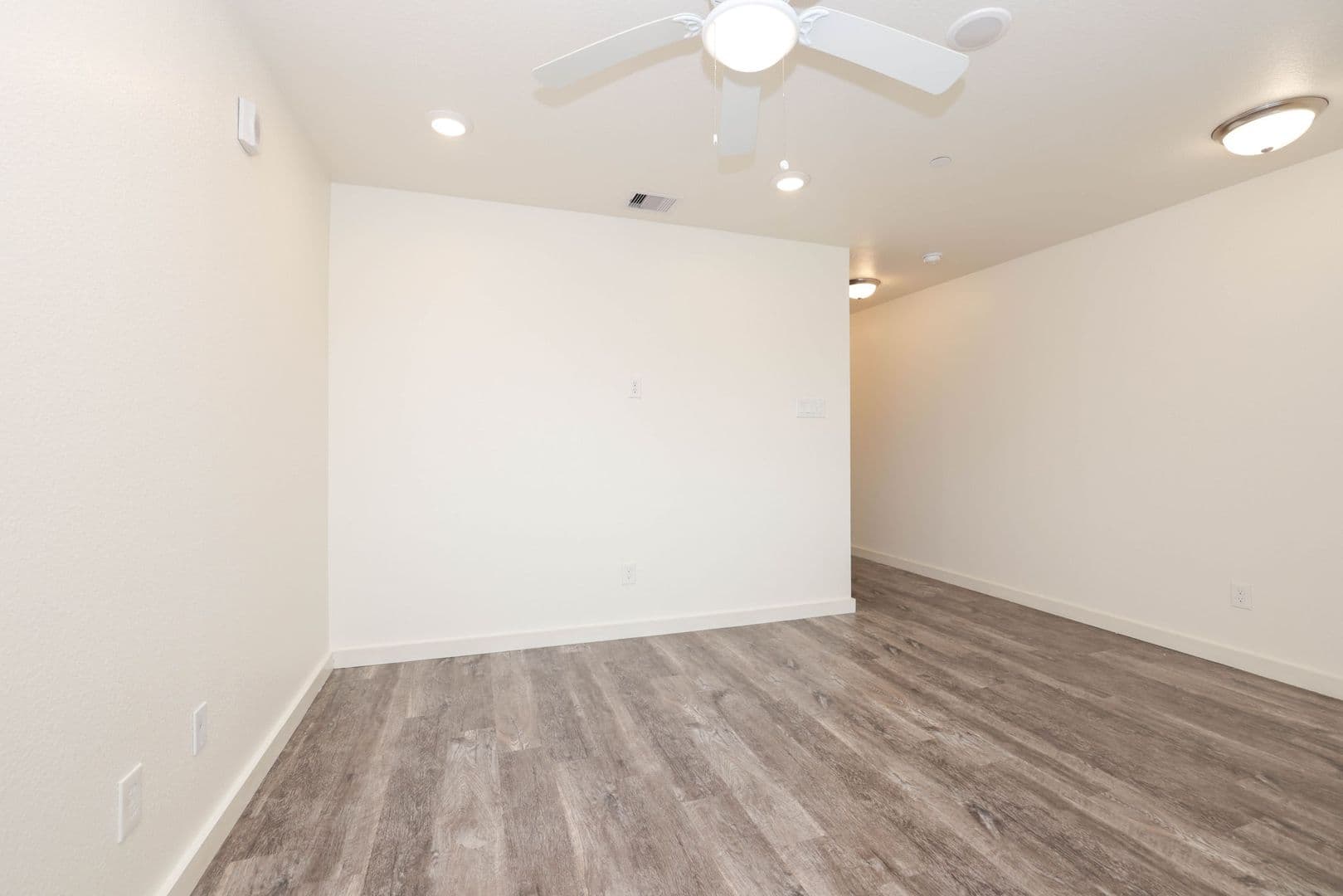 Spring House: 21155 Gosling Rd 14-D