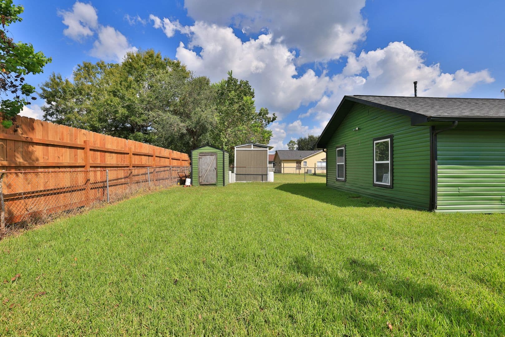 Houston House: 9815 Caballero Dr