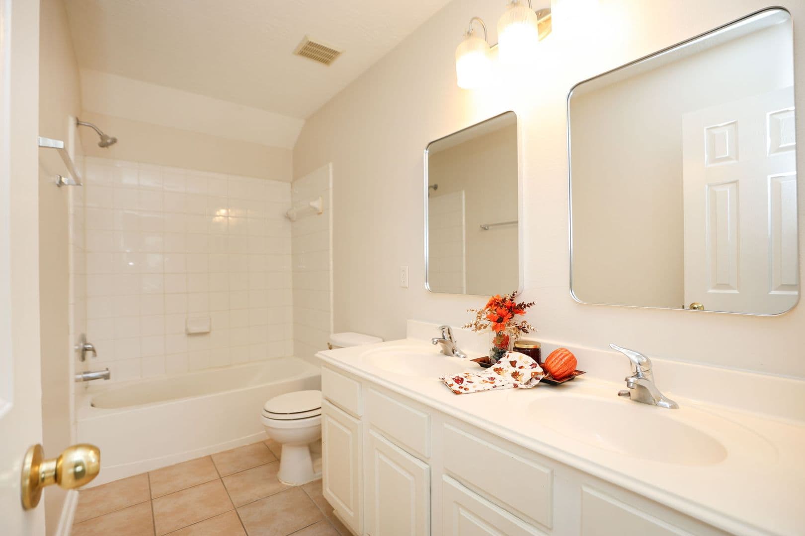 Tomball House: 18910 Piney Bend Court